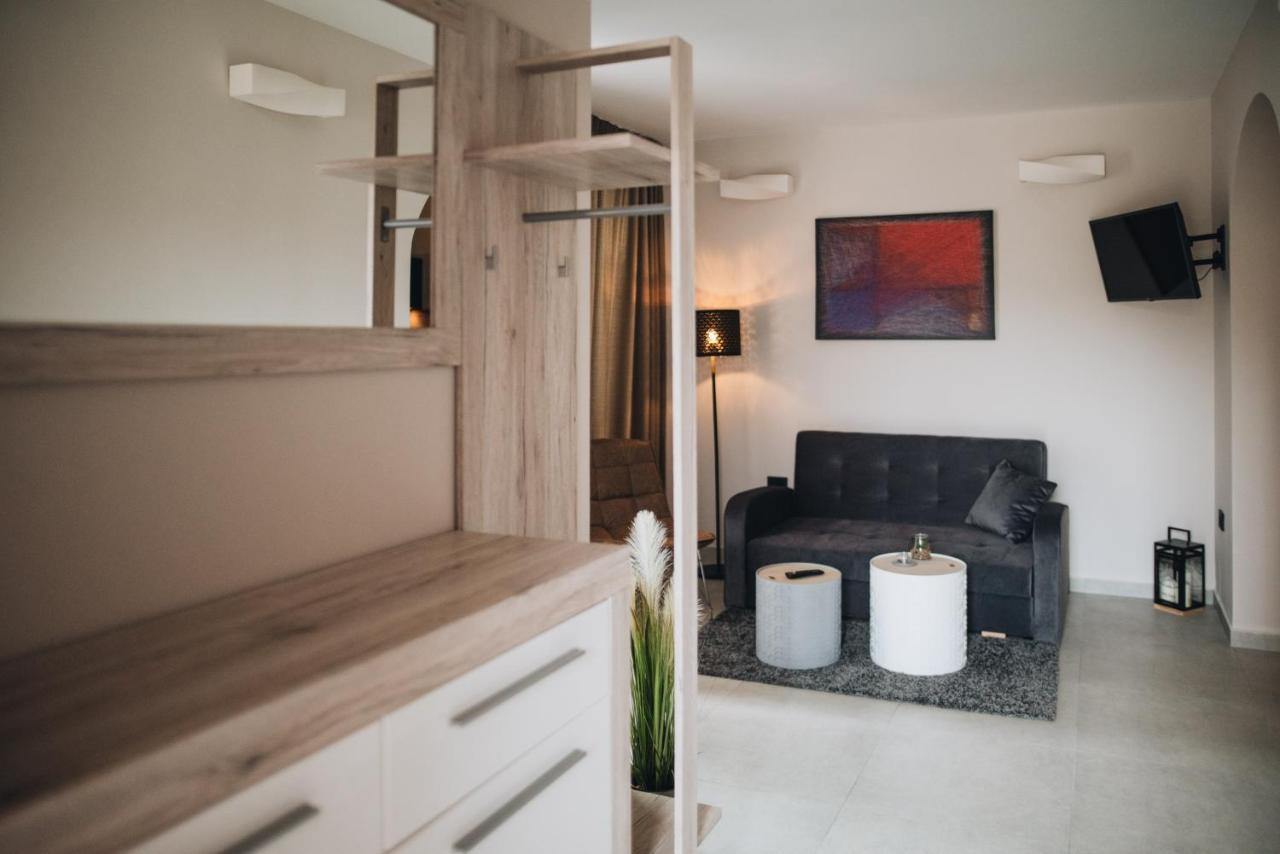 Stay In The Very Heart Of Porec - 50M To The Beach Экстерьер фото