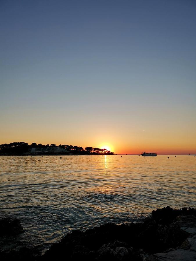 Stay In The Very Heart Of Porec - 50M To The Beach Экстерьер фото
