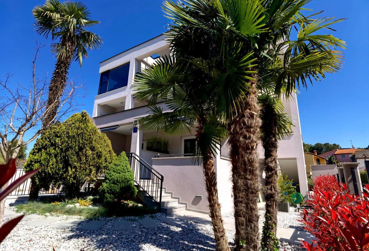Stay In The Very Heart Of Porec - 50M To The Beach Экстерьер фото