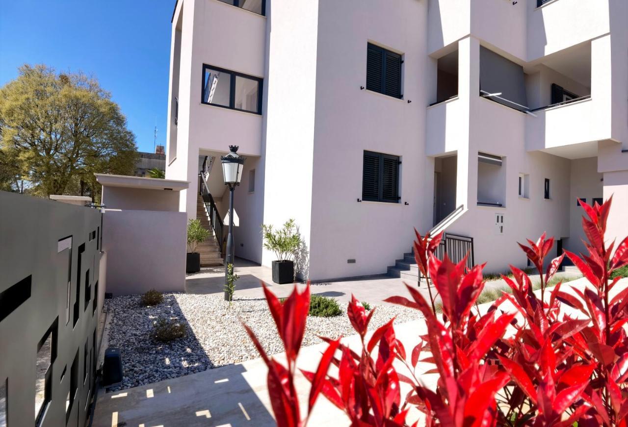 Stay In The Very Heart Of Porec - 50M To The Beach Экстерьер фото