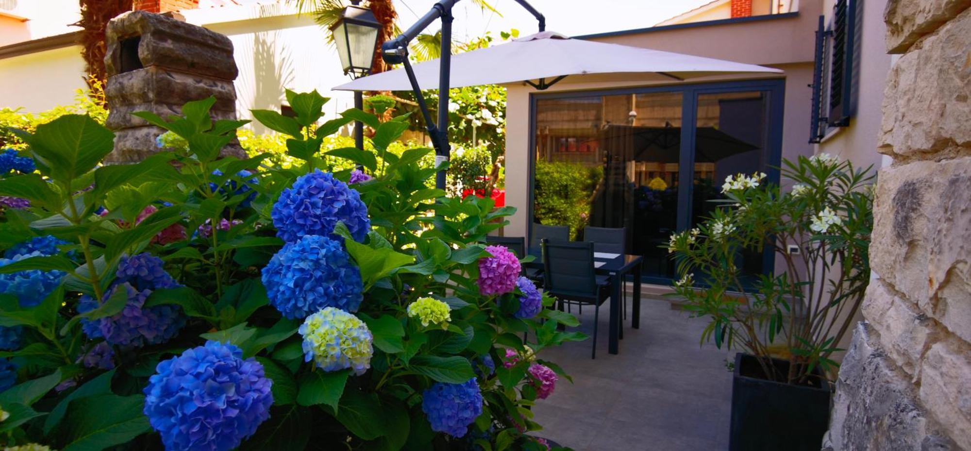 Stay In The Very Heart Of Porec - 50M To The Beach Экстерьер фото