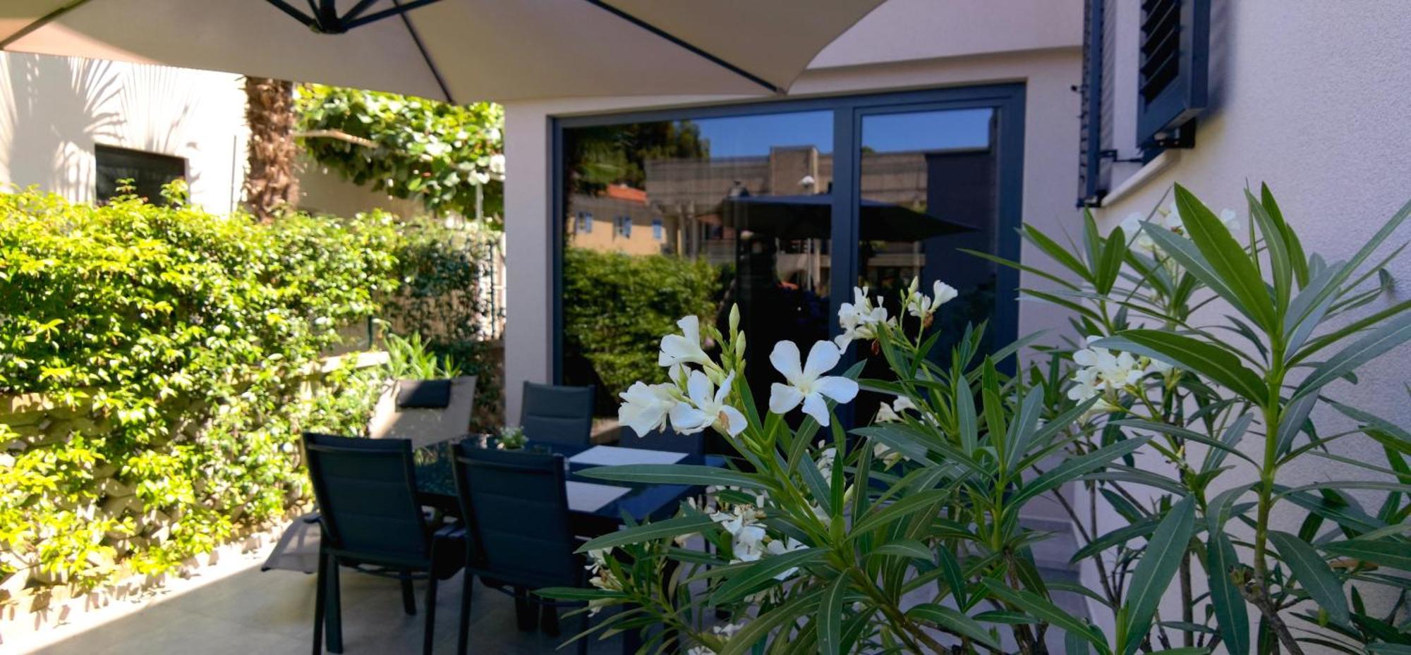 Stay In The Very Heart Of Porec - 50M To The Beach Экстерьер фото